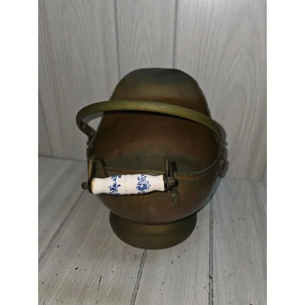 Vintage Hammered Copper Coal Scuttle Bucket With White And Blue Porcelain Handle